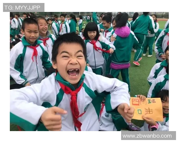 闪耀足球明星夜光手环点亮你的运动激情与时尚风潮 闪耀足球明星夜光手环点亮你的运动激情与时尚风潮